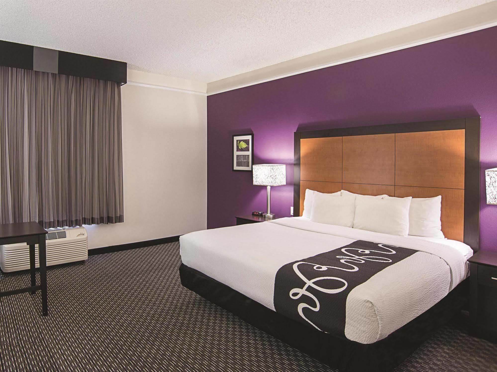 La Quinta By Wyndham Phoenix Scottsdale Bagian luar foto